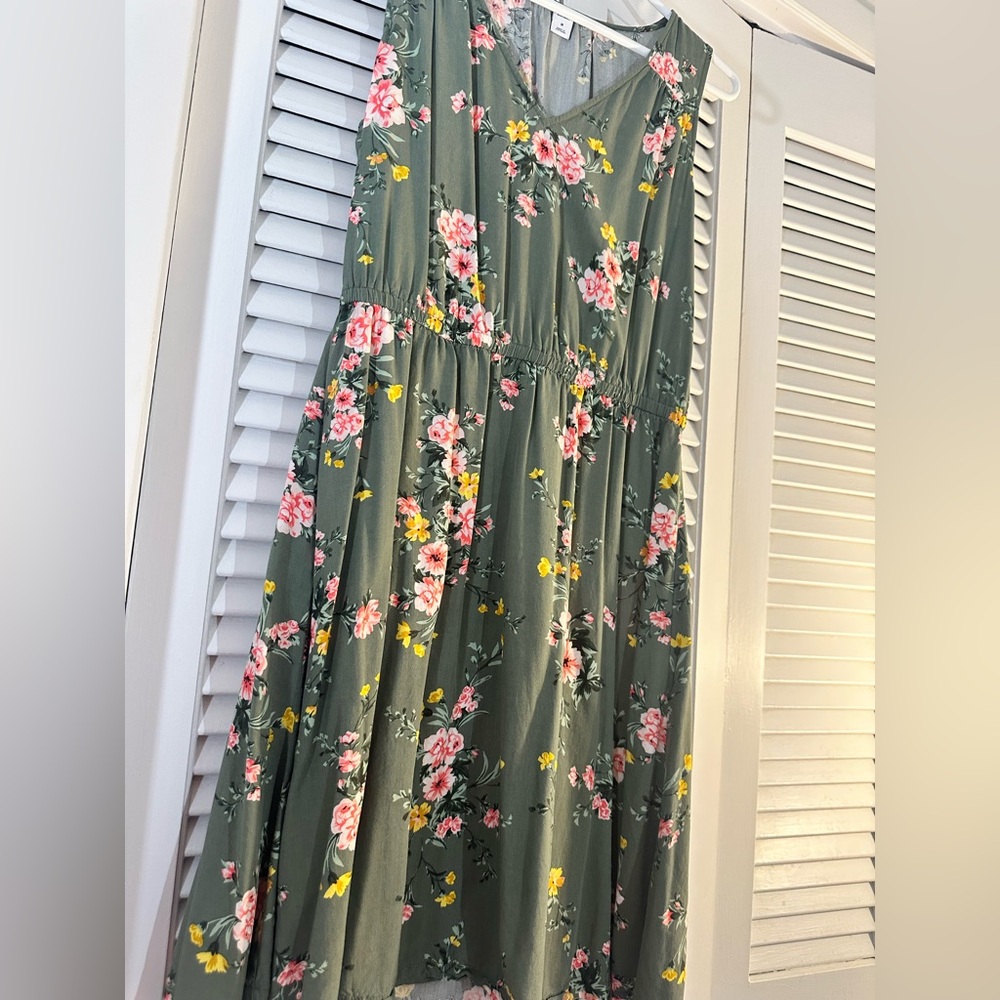 Old Navy Olive Floral Dress - Picture 2 of 4